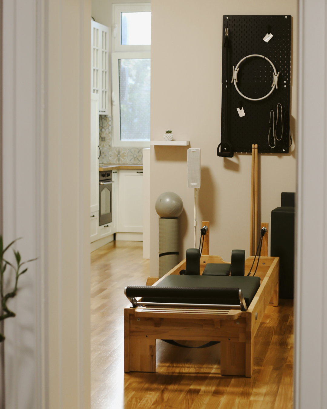 Topao enterijer fitness studija
